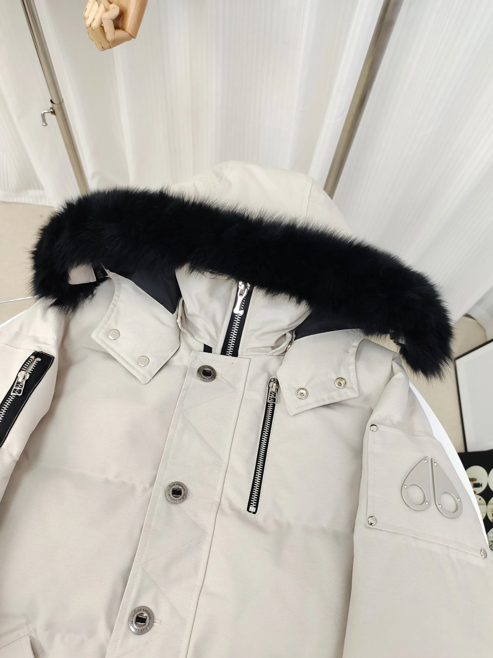 （ ）06 Moose Knuckles ， ins 、 、 。 ， ， ！ ， ， ， ！ Sizes: S XXL